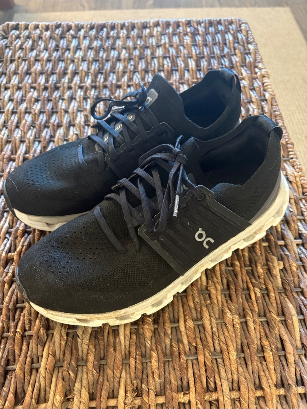 On Cloud Running Men's 10 Black Athletic CloudTec LaceUp Shoes Helion Cloudswift